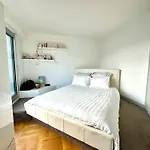 Eiffel Tower View Apartment 16Th